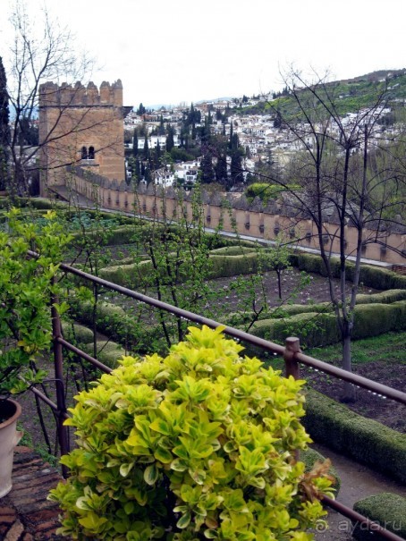 АЛьгамбра - крепостные сооружения