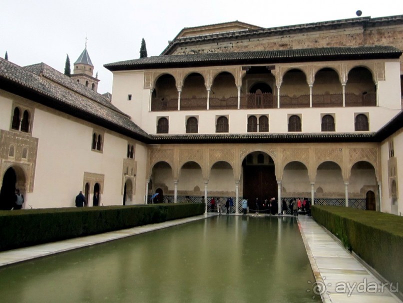 Дворик Аррайянес