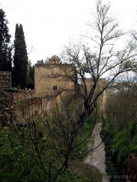 АЛьгамбра - крепостные сооружения