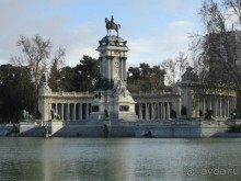 Мадрид - Парк Ретиро - памятник королю Альфонсу XII