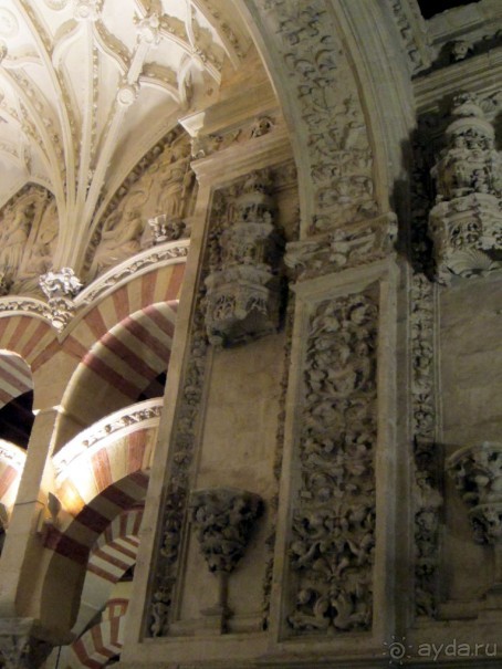 Переходы от арабских порталов к католическим