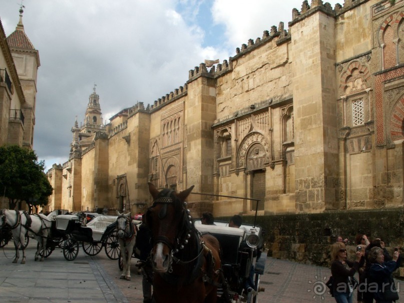 Кордоба - мечеть-собор снаружи