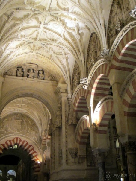 Переходы от арабских порталов к католическим