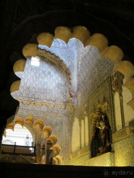 Переходы от арабских порталов к католическим