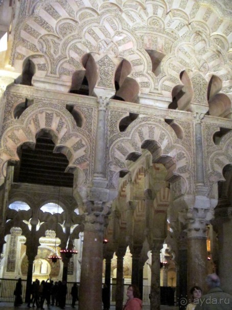 Мечеть-Собор - коллонада старой части Мечети