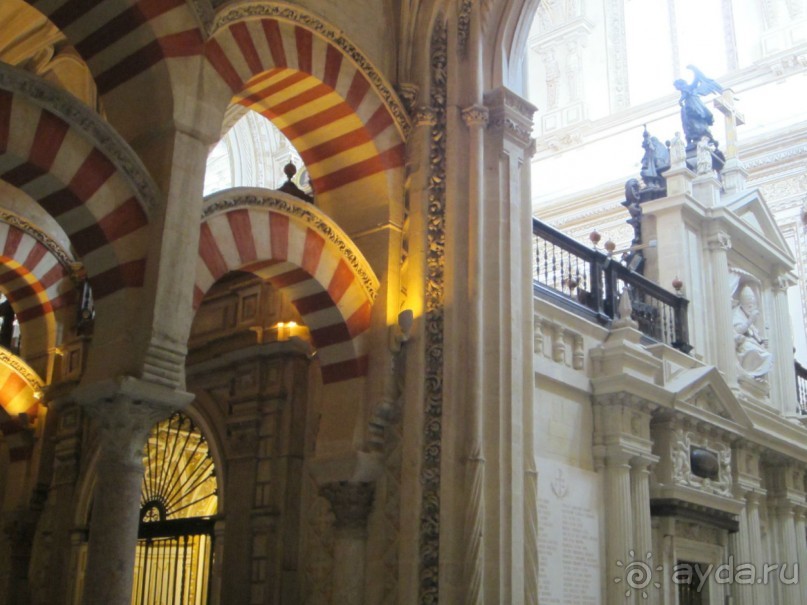 Переходы от арабских порталов к католическим