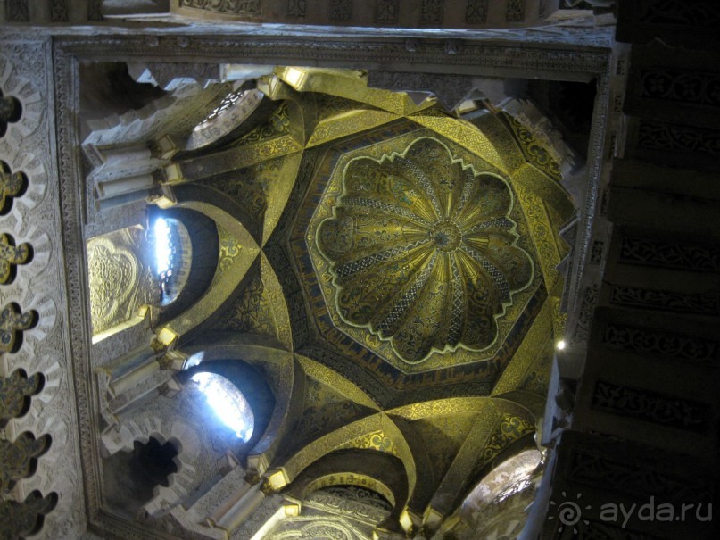 Мечеть-Собор - коллонада старой части Мечети