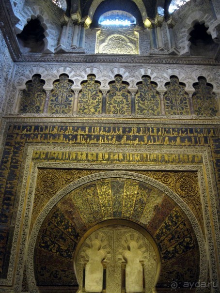 Мечеть-Собор - коллонада старой части Мечети