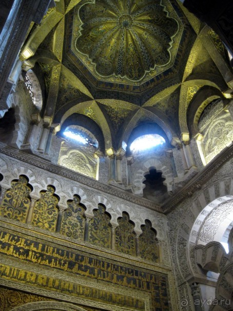 Мечеть-Собор - коллонада старой части Мечети