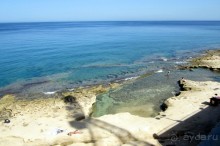 Городской пляж в Слиме со стороны открытого моря