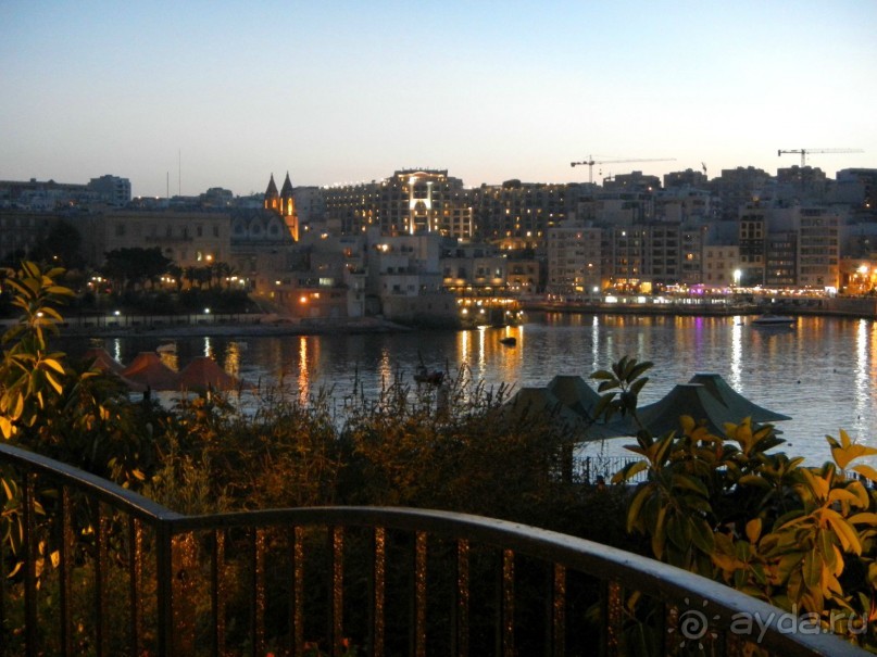 Парк в заливе между Слимой и Сент Джулиансом