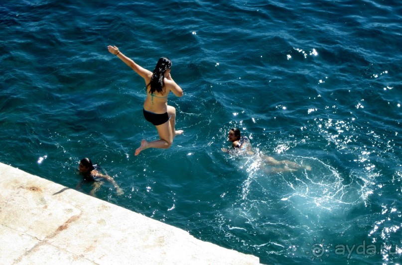 Городской пляж в заливе между Слимой и Валлеттой