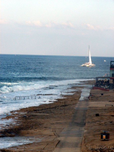 Городской пляж в Слиме со стороны открытого моря