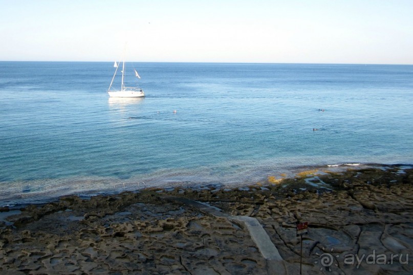 Городской пляж в Слиме со стороны открытого моря