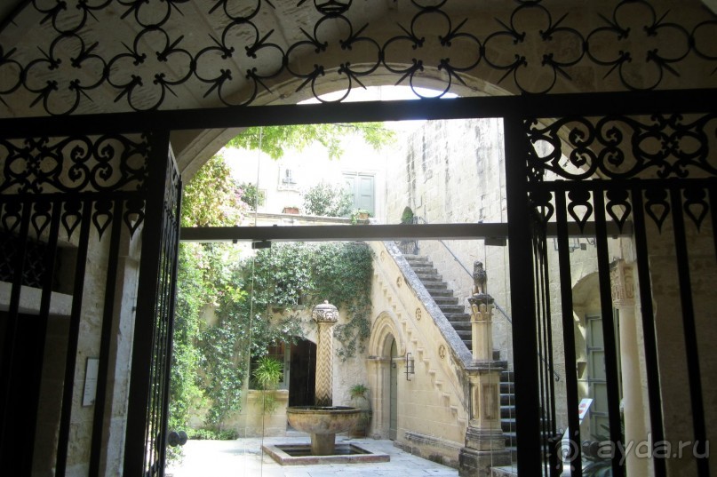 Внутренний дворик Palazzo Falson