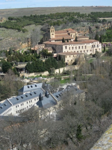 Виды с площади перед Алькасаром