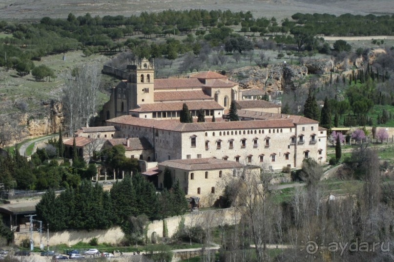 Виды с площади перед Алькасаром