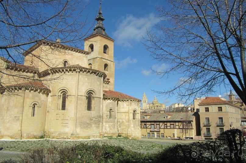 Церковь San Millan - отсюда виден Кафедральный собор