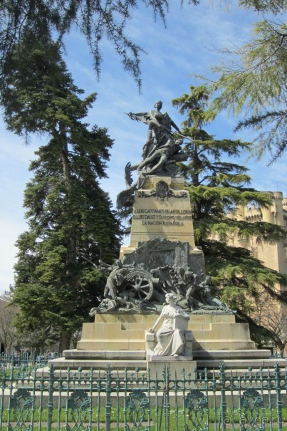 Площадь перед Алькасаром