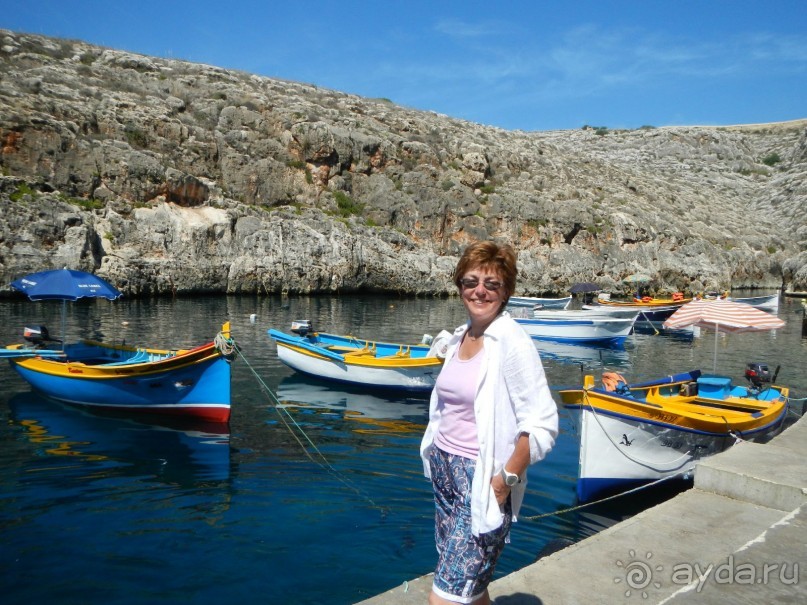 Пристань, от которой отходят лодочки к Голубому гроту