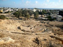 Руины Античного театра - вид с холма Фабрики