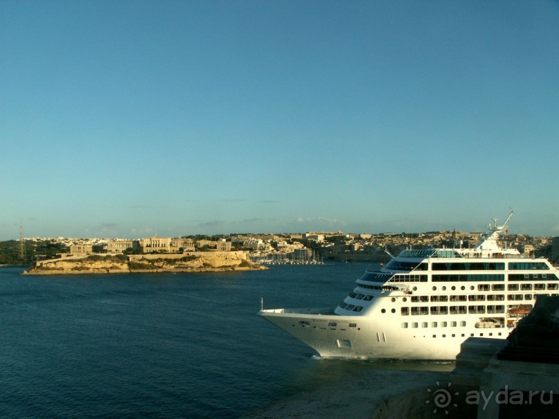 Вид на Большую Гавань от мемориального комплекса Колокол