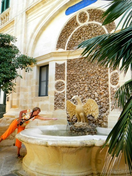 Внутренний дворик Дворца Великого Магистра