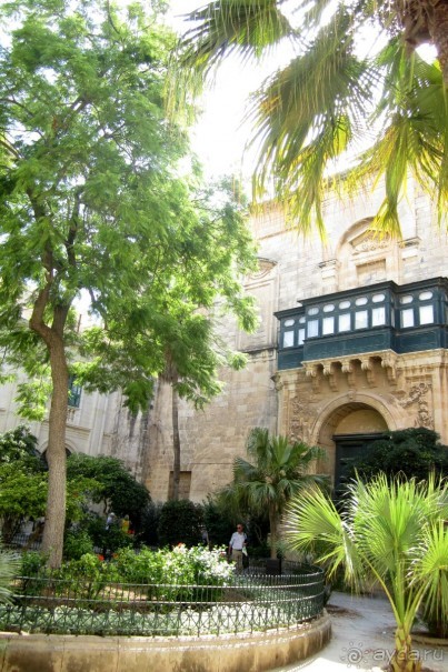 Внутренний дворик Дворца Великого Магистра