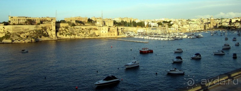 Гавань между Витториозой и Калкара