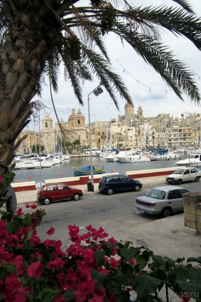 Гавань в заливе между Сенглеей и Витториозой