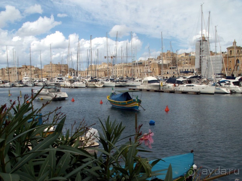 Гавань в заливе между Сенглеей и Витториозой