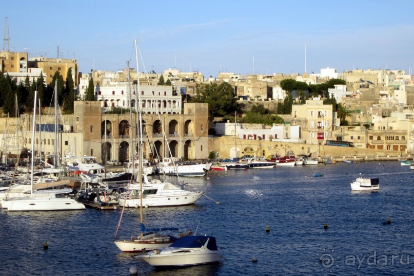 Гавань между Витториозой и Калкара