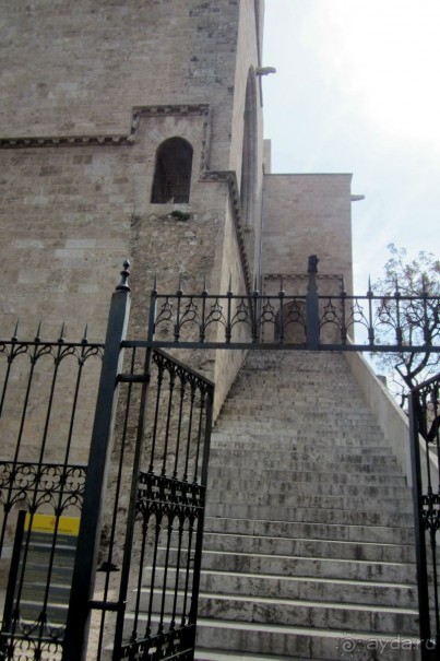 Башня Torres de los Serranos