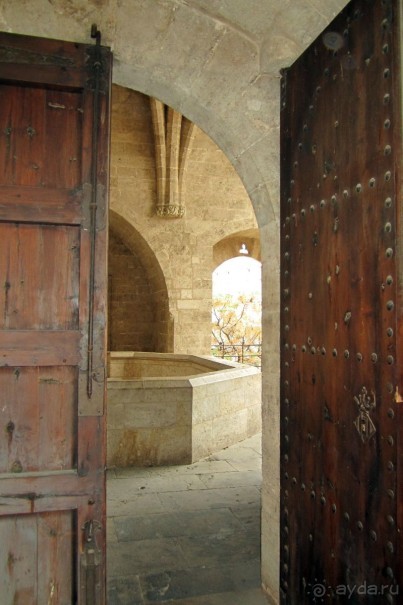 Башня Torres de los Serranos