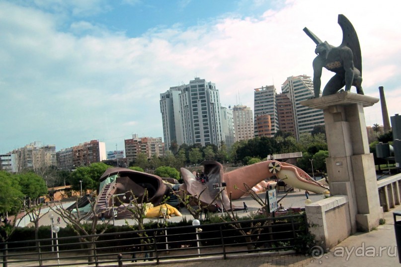 Бульвары в русле реки Турия