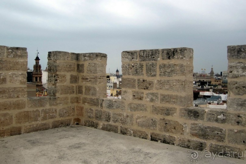 Башня Torres de los Serranos