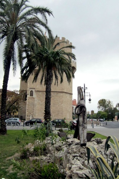 Башня Torres de los Serranos