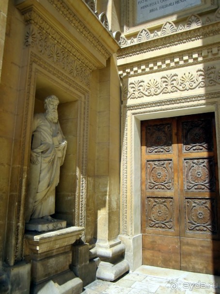 Моста -  Ротонда Успения Богородицы, детали