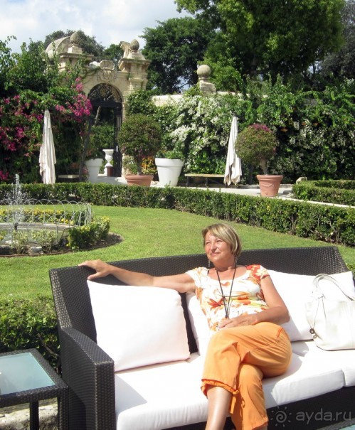 Нашшар - Palazzo Parisio, кафе во внутреннем дворике