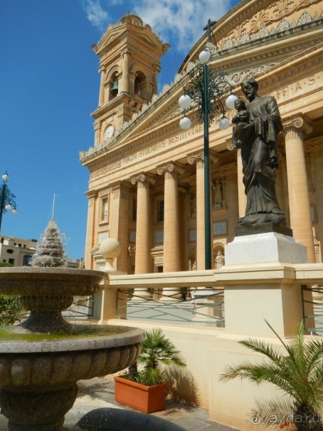 Моста -  Ротонда Успения Богородицы, детали