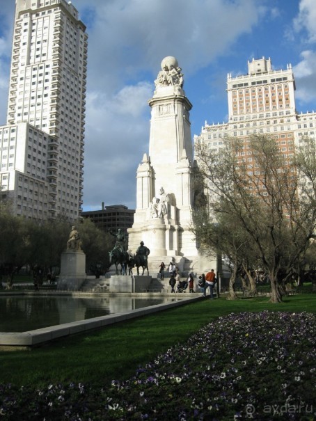 Площадь Испании