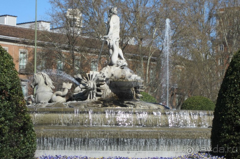 Фонтан Нептун на Plaza de Cánovas del Castillo