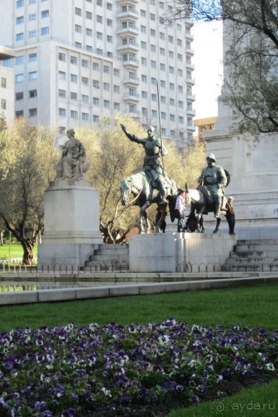 Площадь Испании