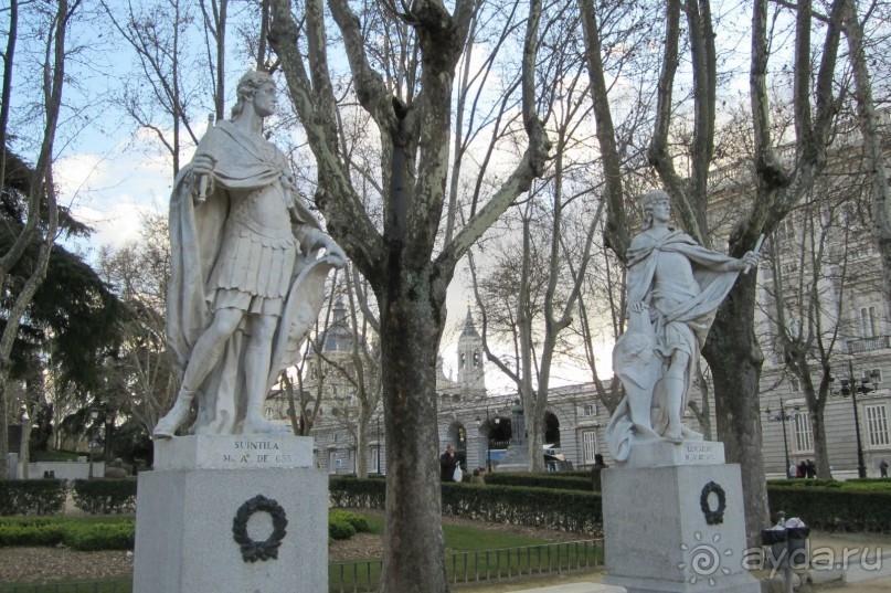 Площадь Oriente 