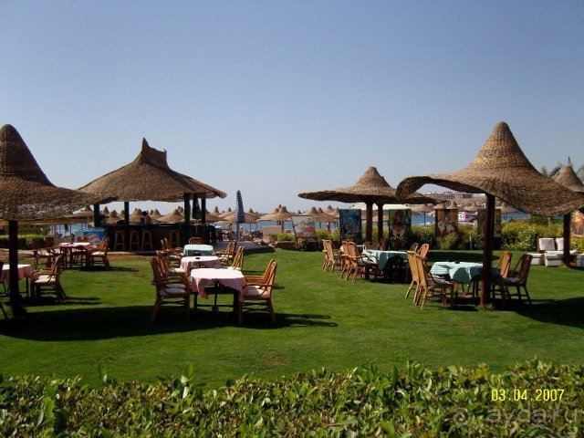 Cafe on the road to beach