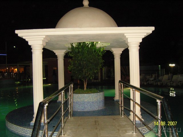 Hotel Kosdere, swimming pool at night