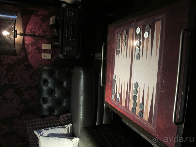 если ненадолго, то именно сюда, в центр стрипа в  Вегасе