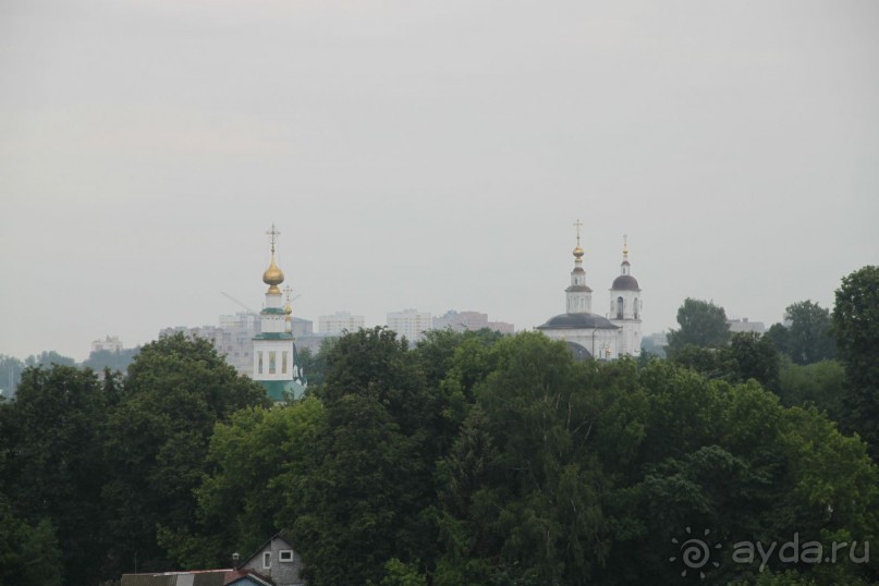 Комплекс Спасской и Никольской церквей во Владимире. Вид со смотровой площадки возле Успенского Собора.