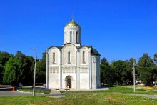 Резной белокаменный дом молитвы