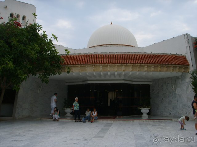 главный вход в отель